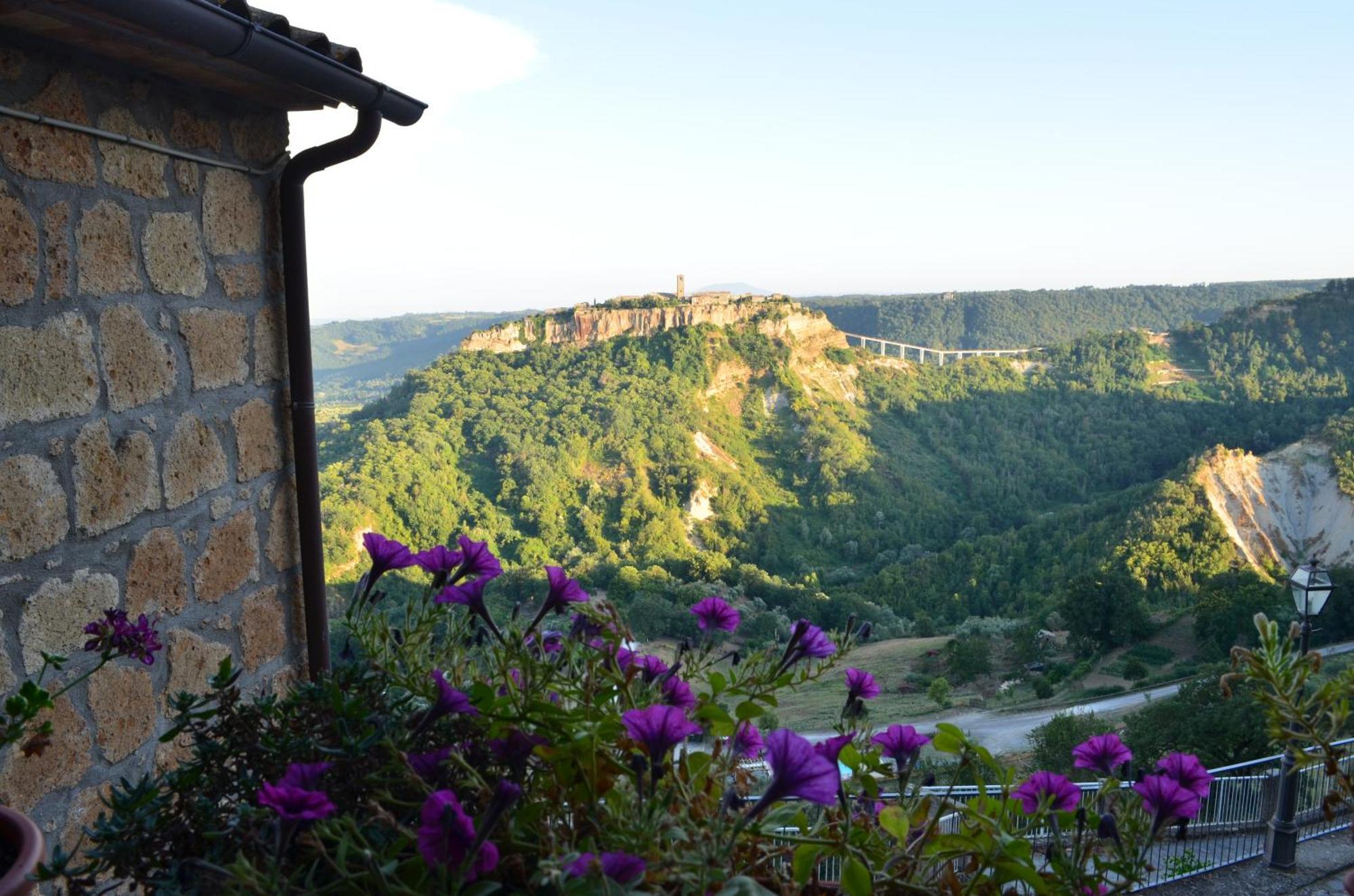 Le Calanque La Terrazza Su Civita Lubriano Eksteriør bilde